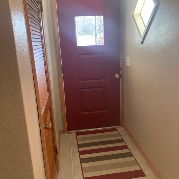 Meet your Posher, Danielle - Picture 1 of 1